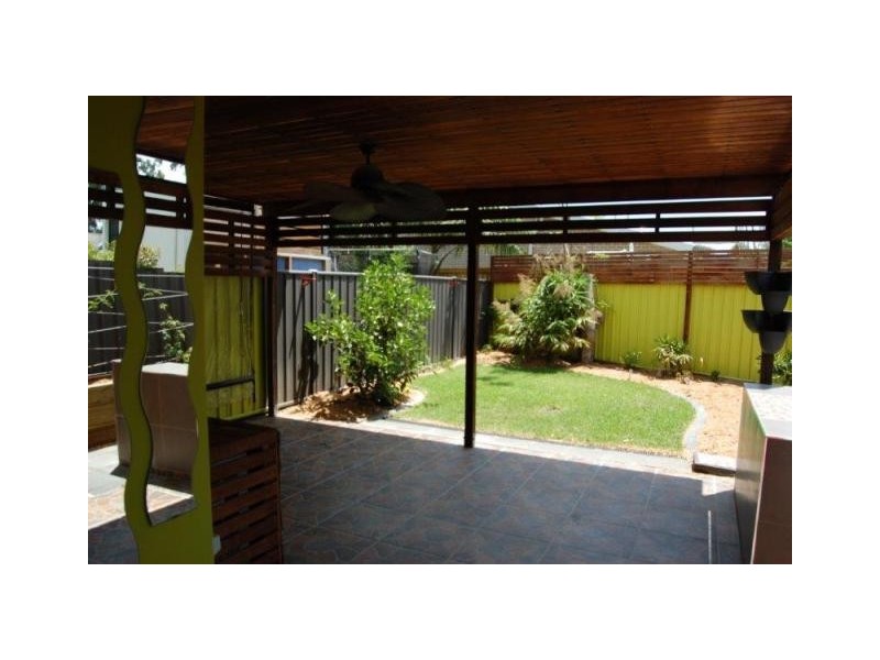 2/372 Pine Ridge Road, Coombabah QLD 4216