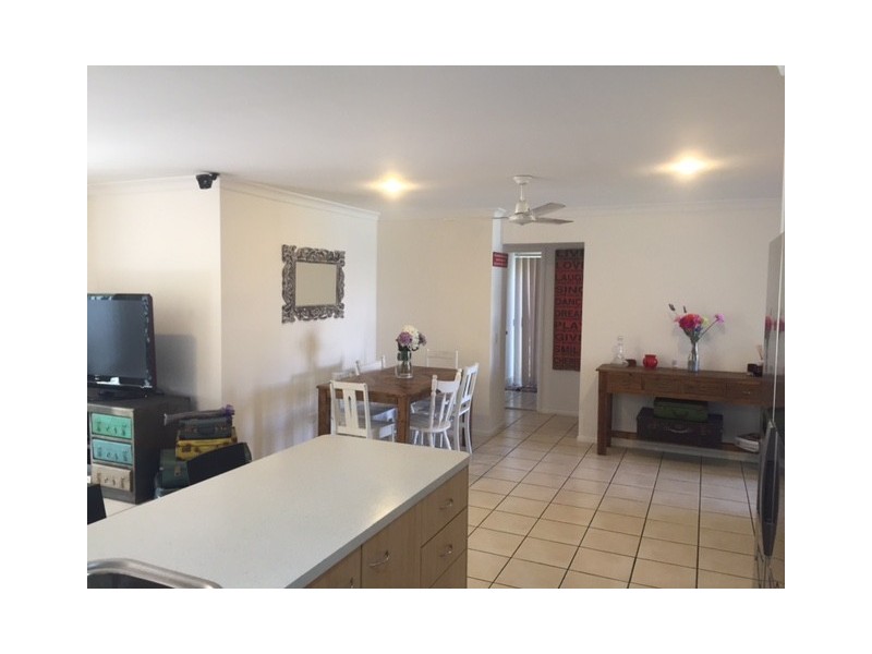 20/1 Archipelago Street, Pacific Pines QLD 4211