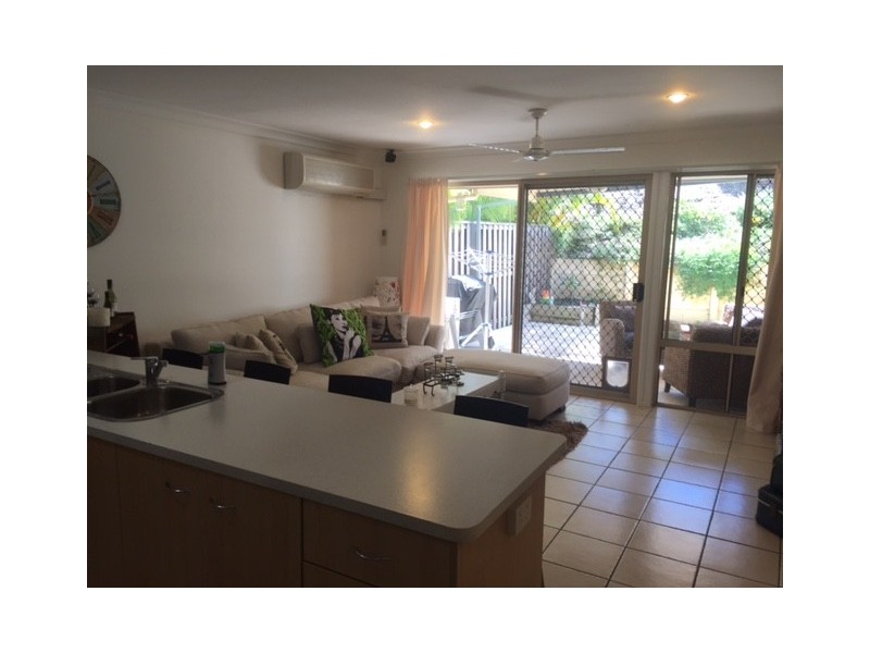 20/1 Archipelago Street, Pacific Pines QLD 4211