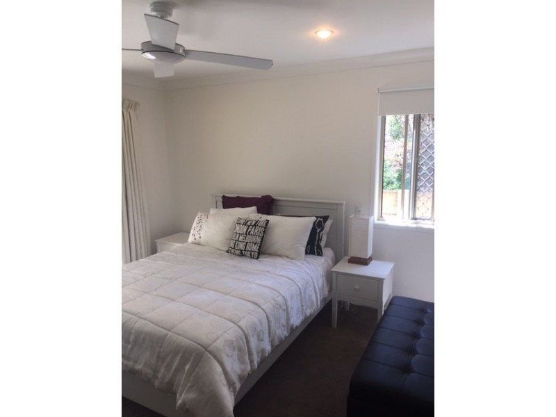 20/1 Archipelago Street, Pacific Pines QLD 4211