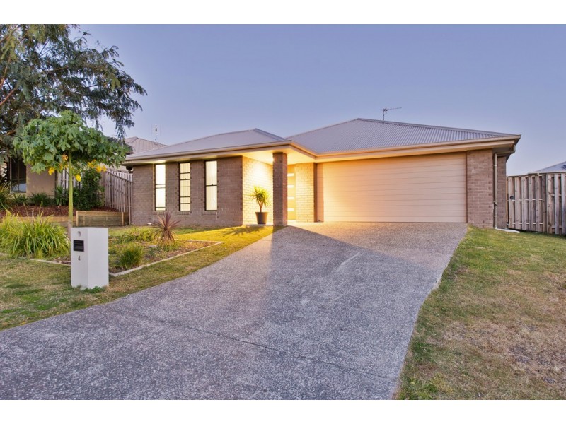 4 Willunga Street, Pacific Pines QLD 4211