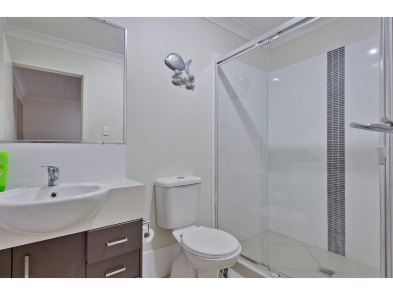 4 Willunga Street, Pacific Pines QLD 4211