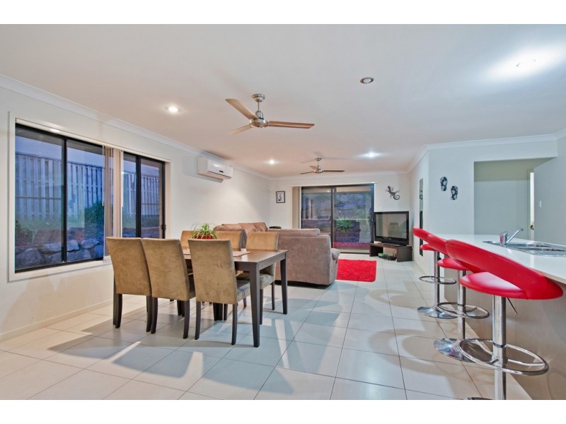 4 Willunga Street, Pacific Pines QLD 4211