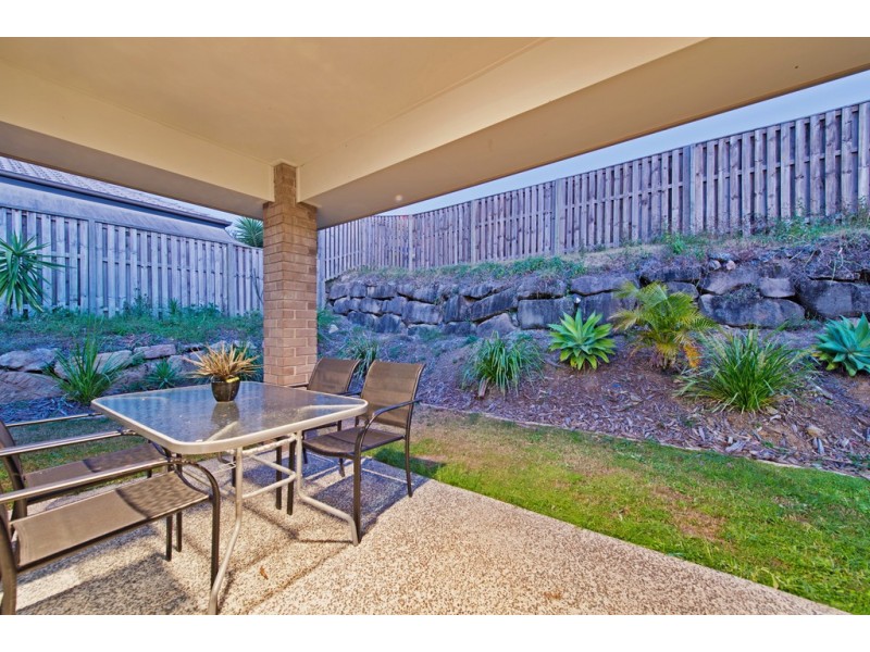 4 Willunga Street, Pacific Pines QLD 4211