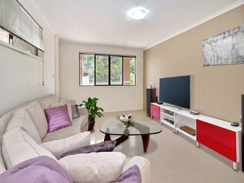 32 Forrest Avenue, Molendinar QLD 4214