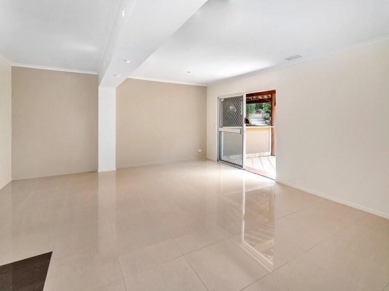 32 Forrest Avenue, Molendinar QLD 4214