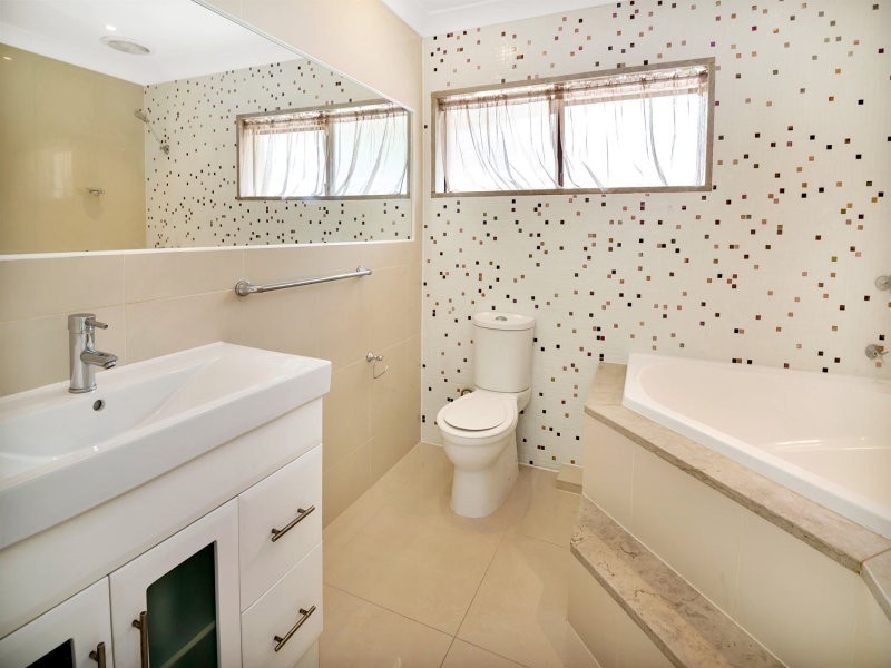 32 Forrest Avenue, Molendinar QLD 4214