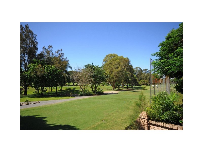 95 Santa Cruz Blvd, Clear Island Waters QLD 4226