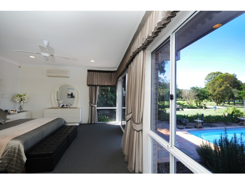 95 Santa Cruz Blvd, Clear Island Waters QLD 4226