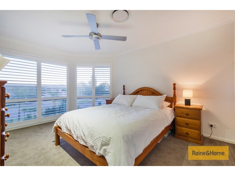 20 Wunburra Circle, Pacific Pines QLD 4211