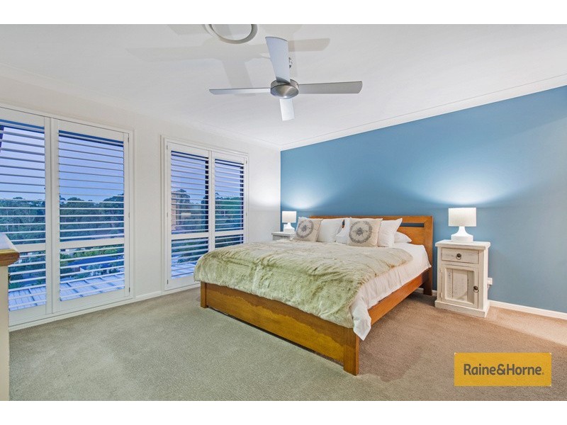 20 Wunburra Circle, Pacific Pines QLD 4211