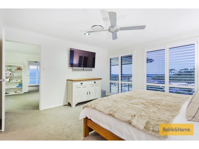 20 Wunburra Circle, Pacific Pines QLD 4211