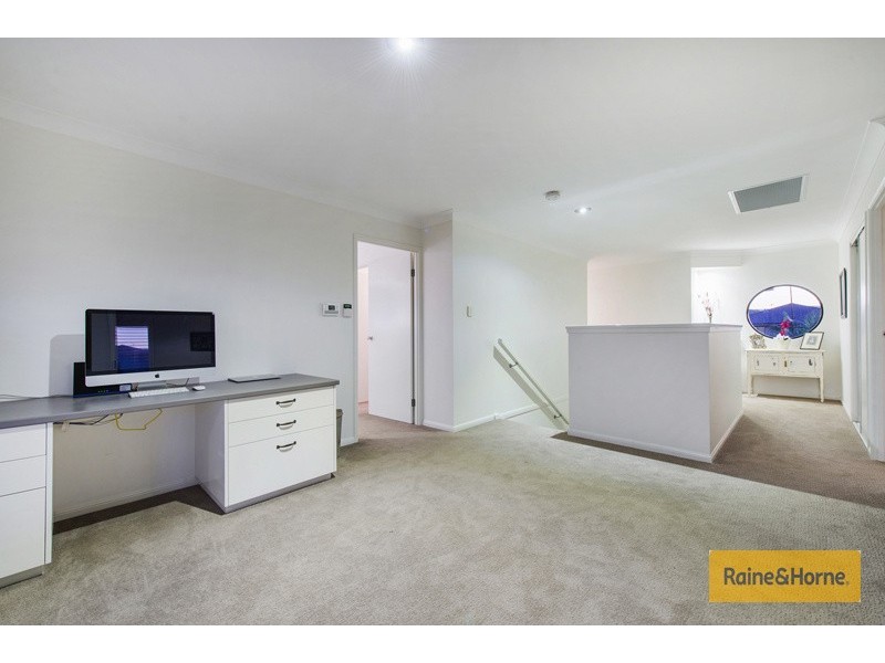 20 Wunburra Circle, Pacific Pines QLD 4211