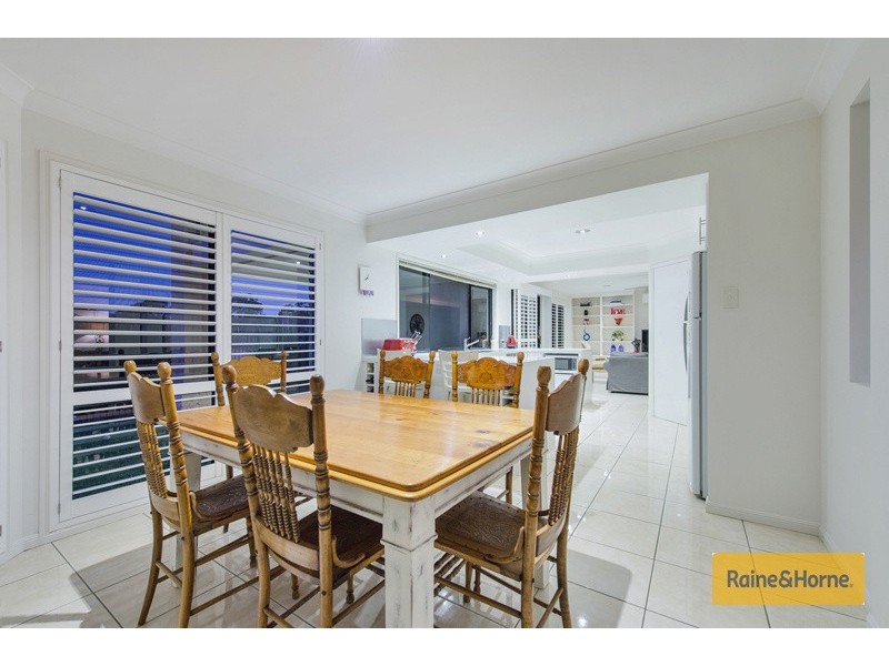 20 Wunburra Circle, Pacific Pines QLD 4211