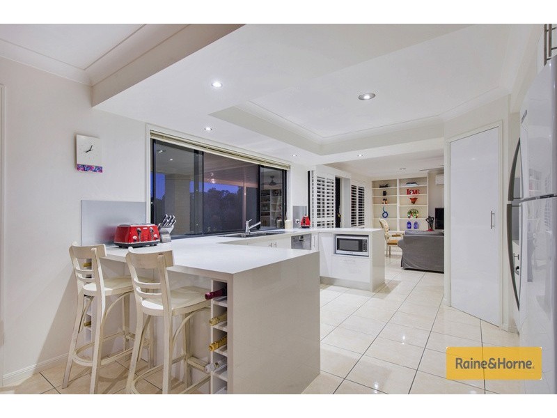 20 Wunburra Circle, Pacific Pines QLD 4211