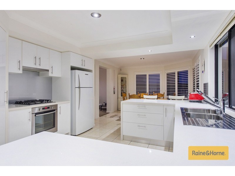 20 Wunburra Circle, Pacific Pines QLD 4211