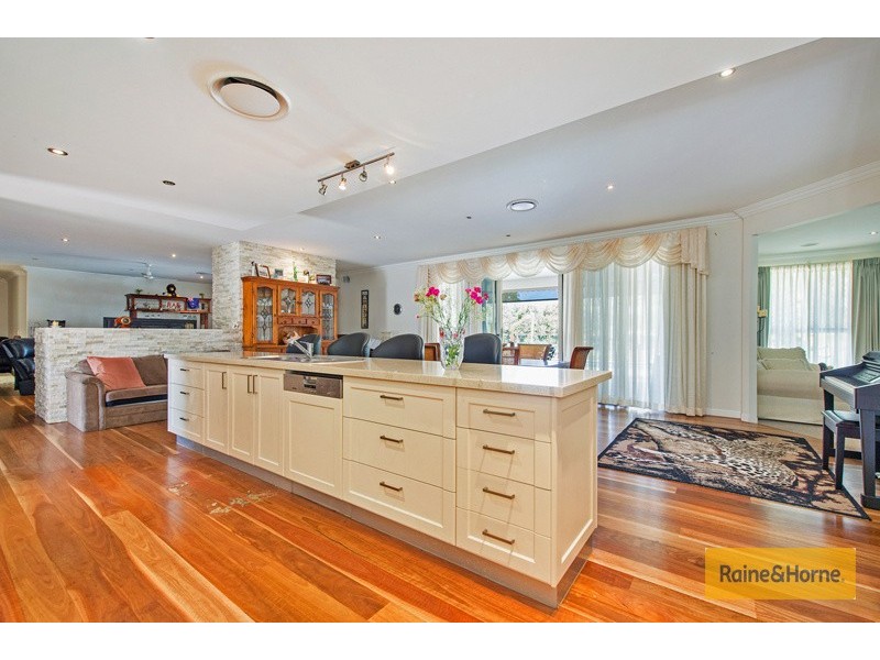 23 Brentwood Terrace, Oxenford QLD 4210