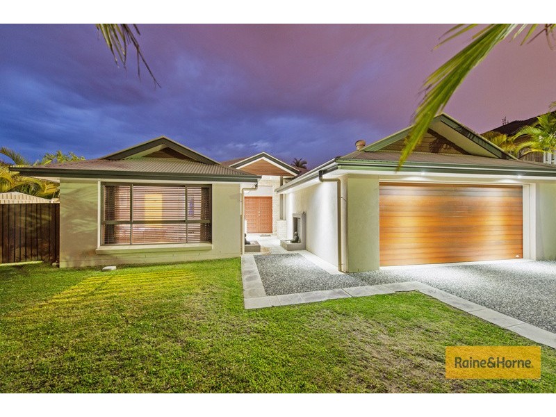 6 McRae Circuit, Pacific Pines QLD 4211