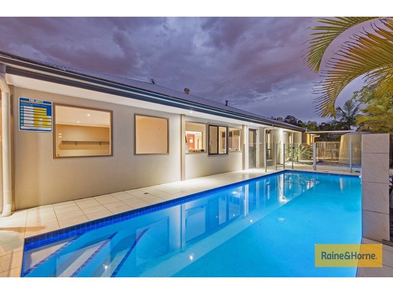 6 McRae Circuit, Pacific Pines QLD 4211