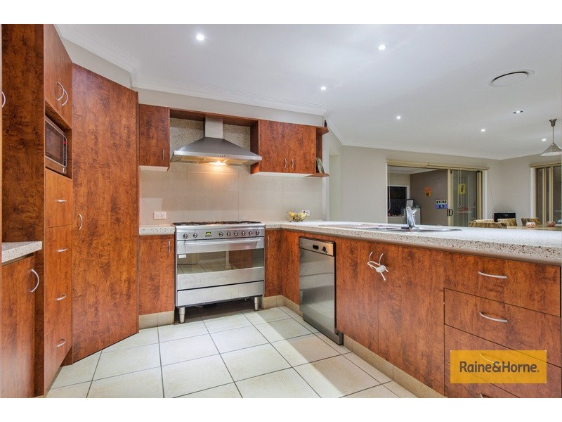 6 McRae Circuit, Pacific Pines QLD 4211