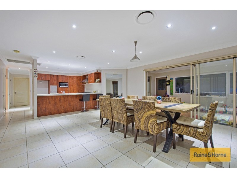 6 McRae Circuit, Pacific Pines QLD 4211