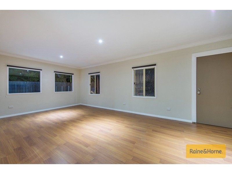 6 McRae Circuit, Pacific Pines QLD 4211