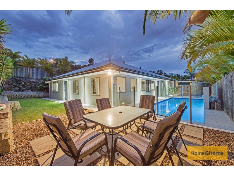 6 McRae Circuit, Pacific Pines QLD 4211