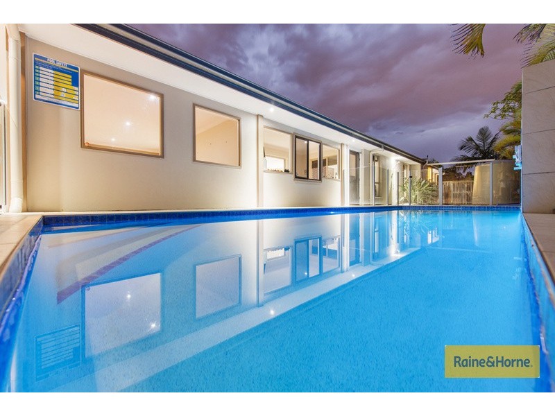 6 McRae Circuit, Pacific Pines QLD 4211