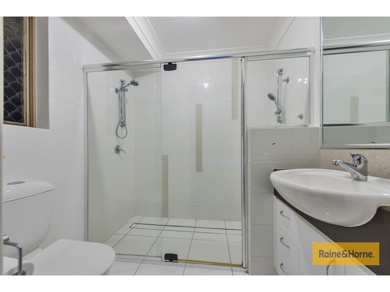 6 McRae Circuit, Pacific Pines QLD 4211