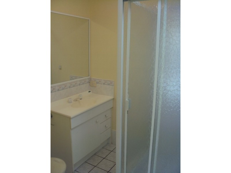 2/79 Cootharaba Dr, Helensvale QLD 4212