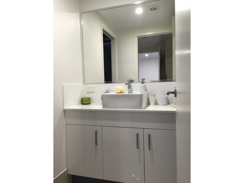 105/32 “Tranquil Apts”, Broadwater Ave, Hope Island QLD 4212