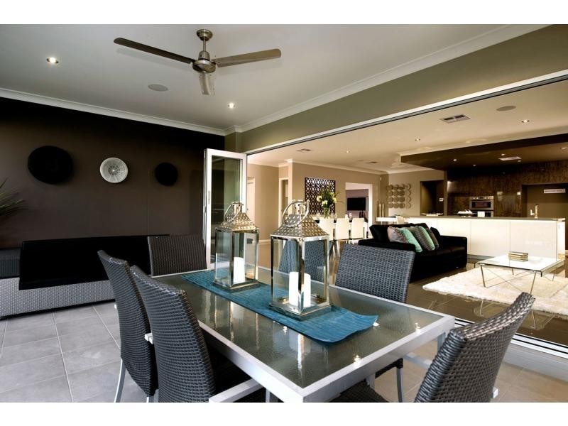 12 Valley Brook Rise, Maudsland QLD 4210