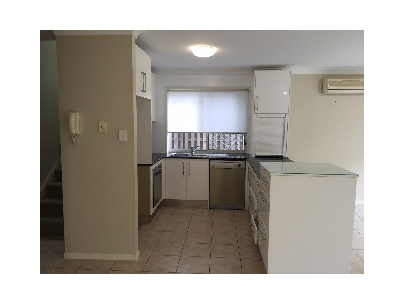 13/1 Carnarvon Crt, Oxenford QLD 4210