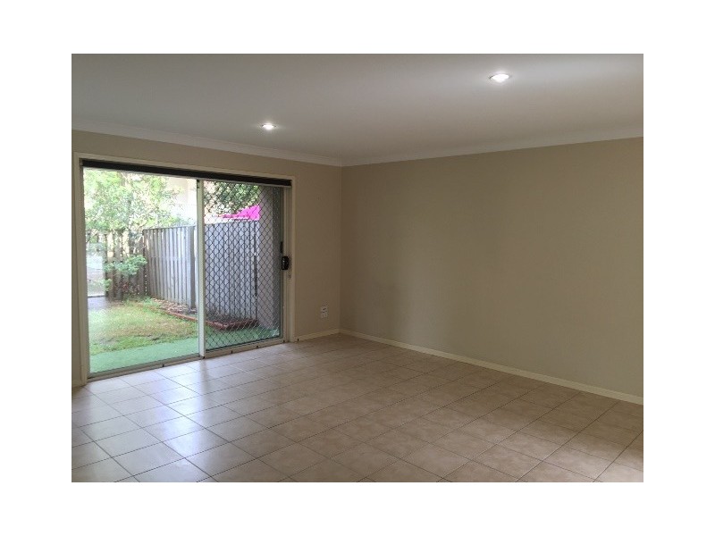 13/1 Carnarvon Crt, Oxenford QLD 4210