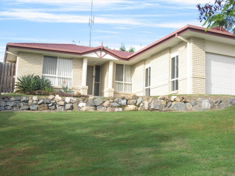 27 Heatons Crescent, Pacific Pines QLD 4211