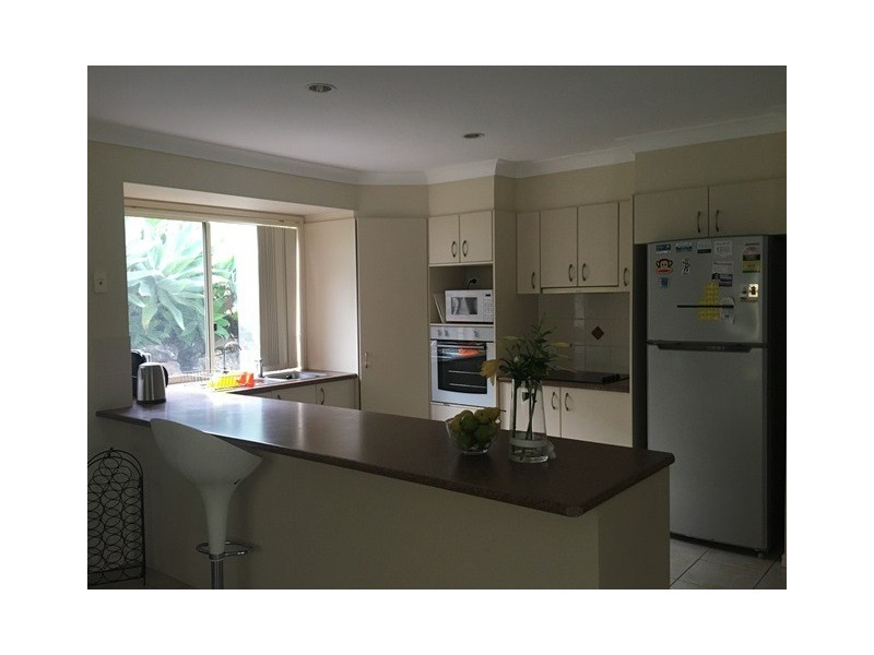 27 Heatons Crescent, Pacific Pines QLD 4211