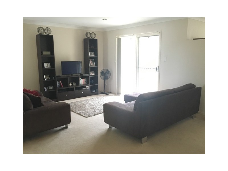 27 Heatons Crescent, Pacific Pines QLD 4211