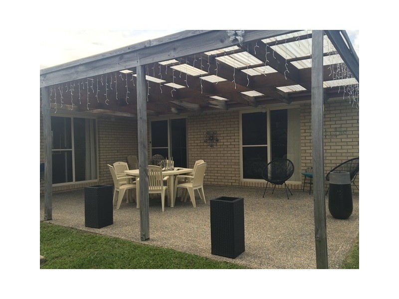 27 Heatons Crescent, Pacific Pines QLD 4211