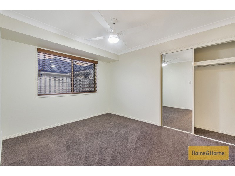 10 Kanangra Crescent, Pacific Pines QLD 4211