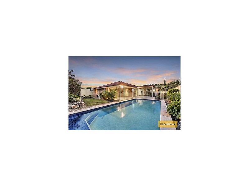 10 Kanangra Crescent, Pacific Pines QLD 4211