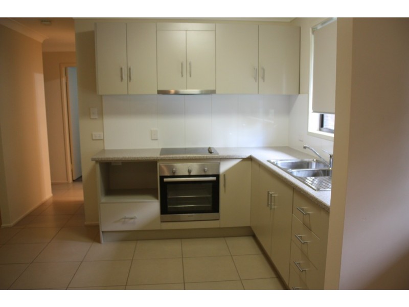 11/1 Whichello Street, Newtown QLD 4350