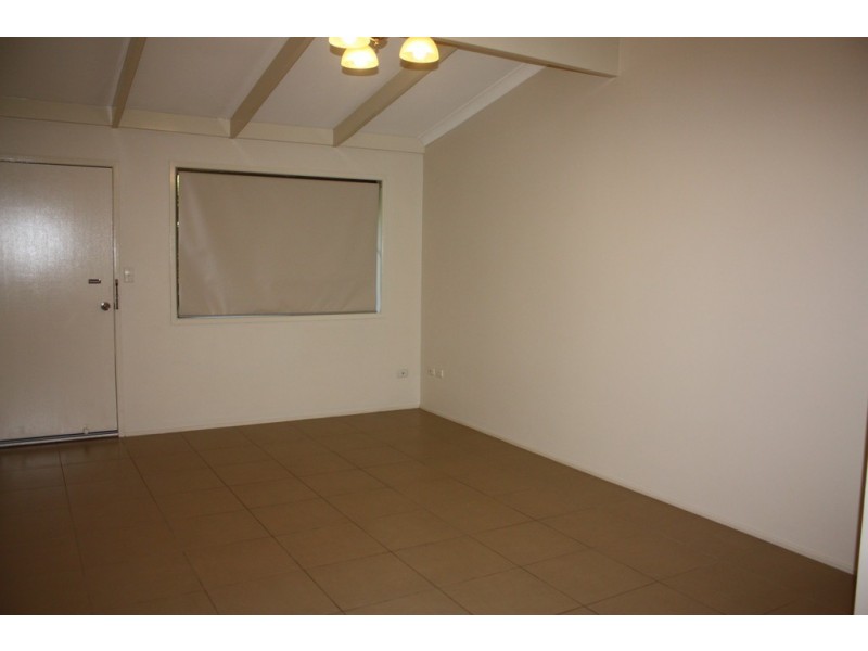 11/1 Whichello Street, Newtown QLD 4350