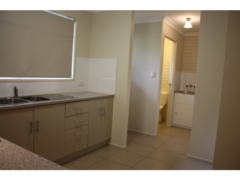 11/1 Whichello Street, Newtown QLD 4350