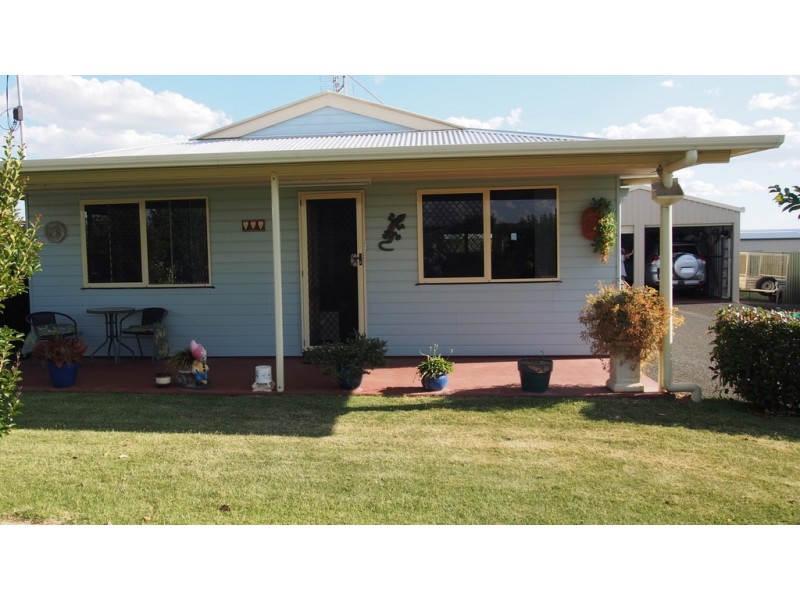 25 Free Street, Nobby QLD 4360