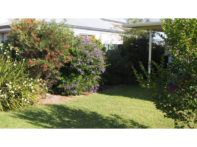 25 Free Street, Nobby QLD 4360