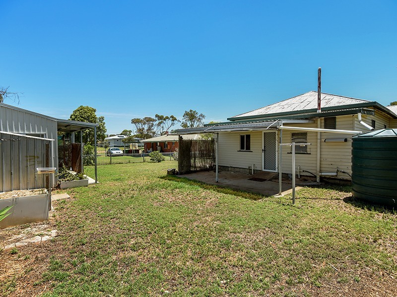 13 Desmond Lane, Oakey QLD 4401