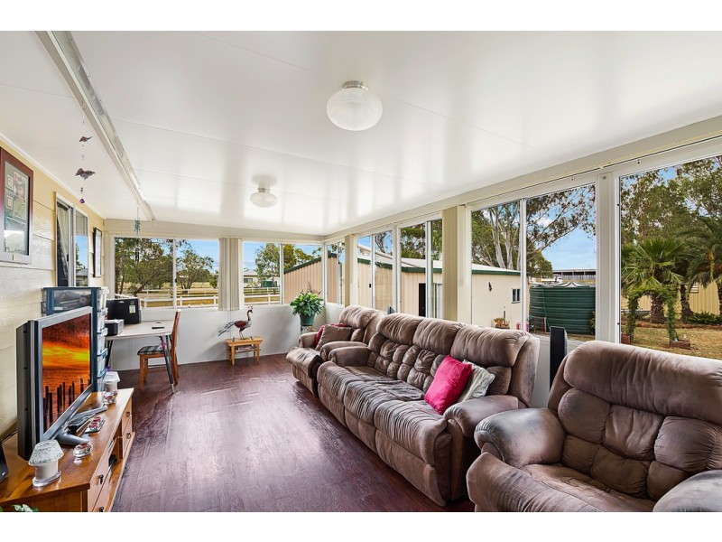 12 Donley Street, Oakey QLD 4401