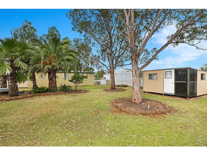 12 Donley Street, Oakey QLD 4401