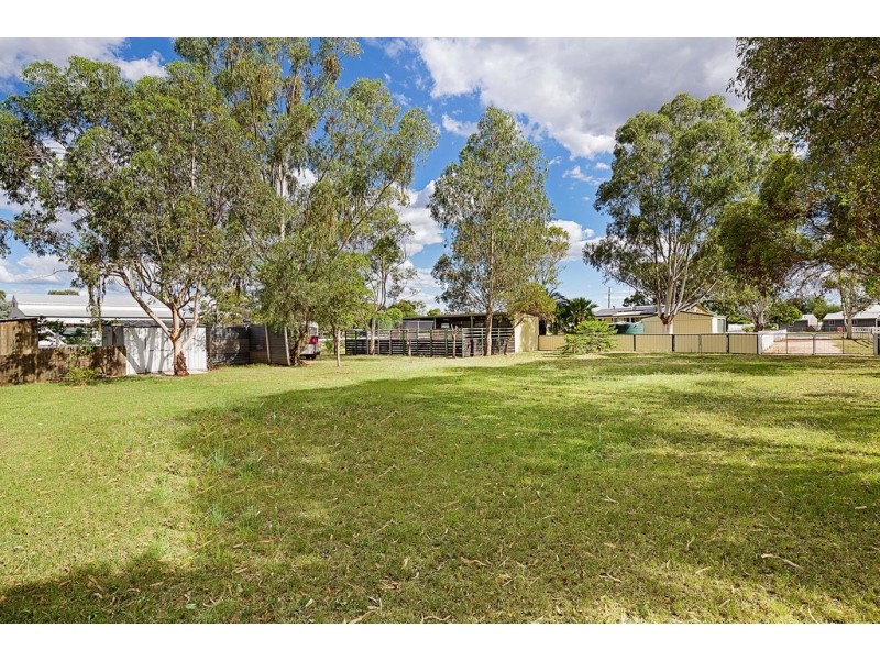 12 Donley Street, Oakey QLD 4401