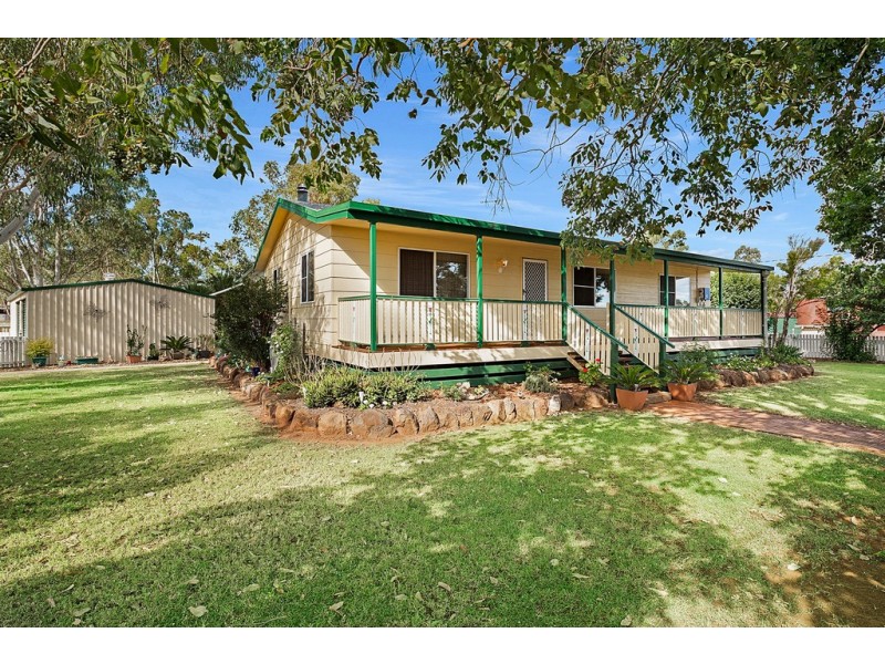 12 Donley Street, Oakey QLD 4401